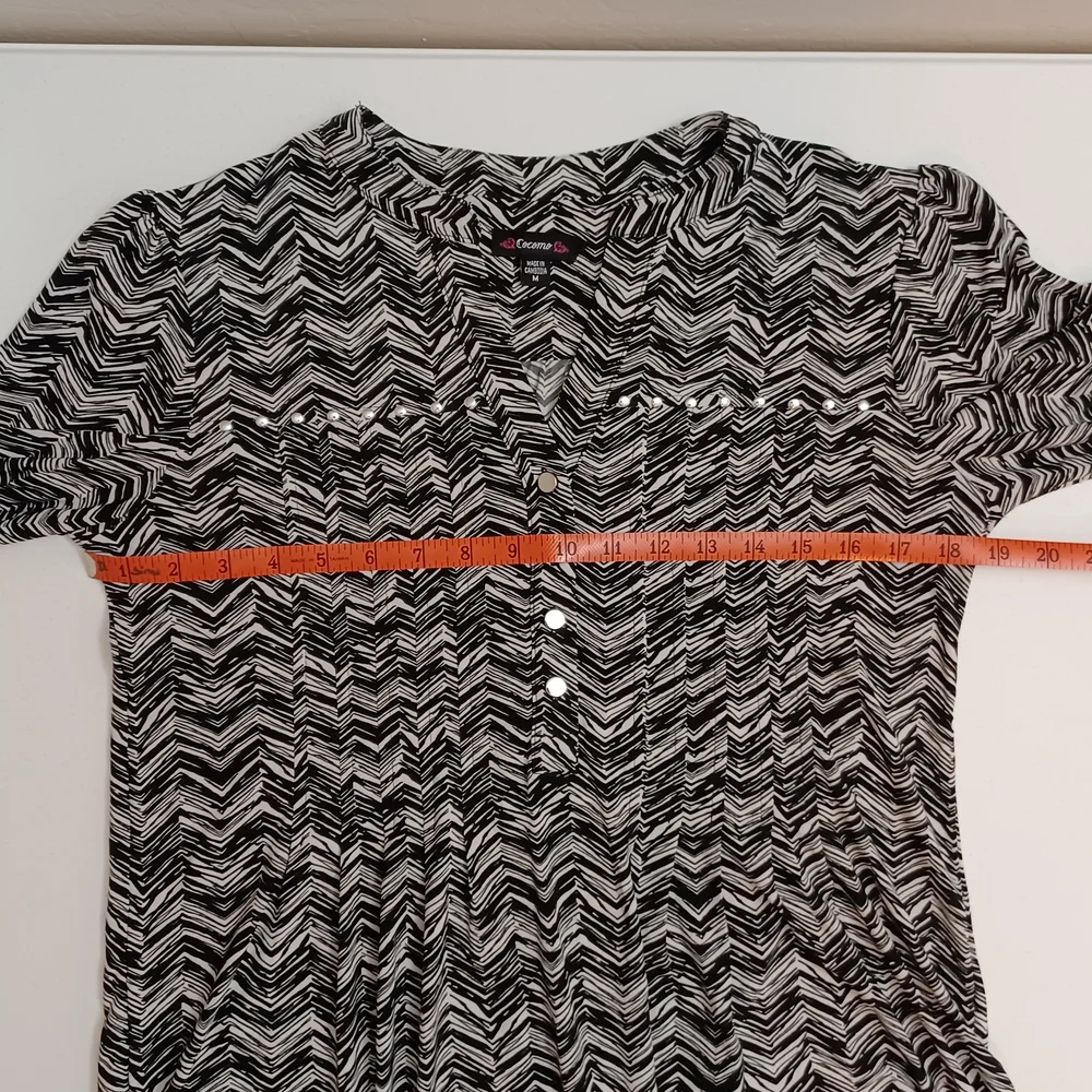 Cocomo Black and White Chevron‎ Women's Top